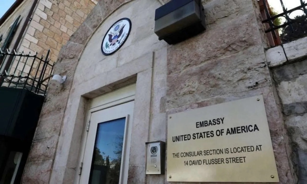 السفارة الأميركية في تل أبيب تحذّر رعاياها لهذا السبب