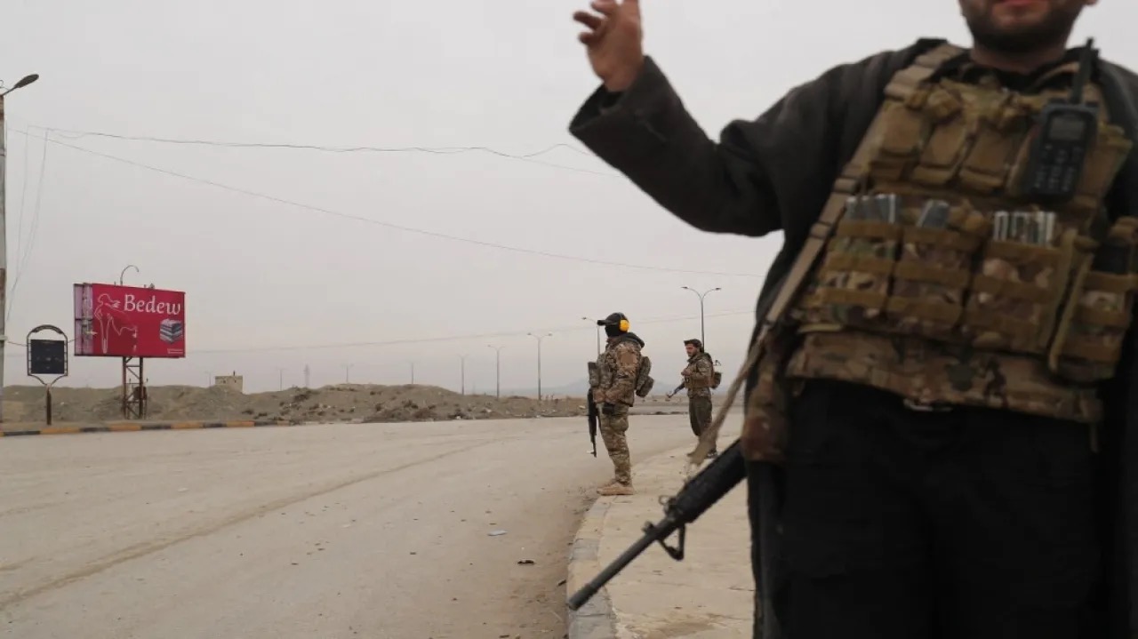 الجيش السوري يستعد لفتح ممرين إنسانيين ويمدد وقف إطلاق النار 15 يوماً