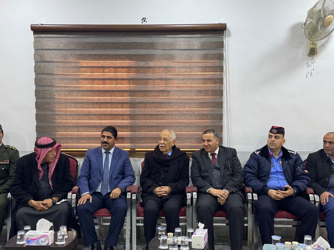 صورة حول : مندوبا عن الملك وولي العهد… العيسوي يعزي عشيرة الرواحنة مندوبا عن الملك وولي العهد… العيسوي يعزي عشيرة الرواحنة