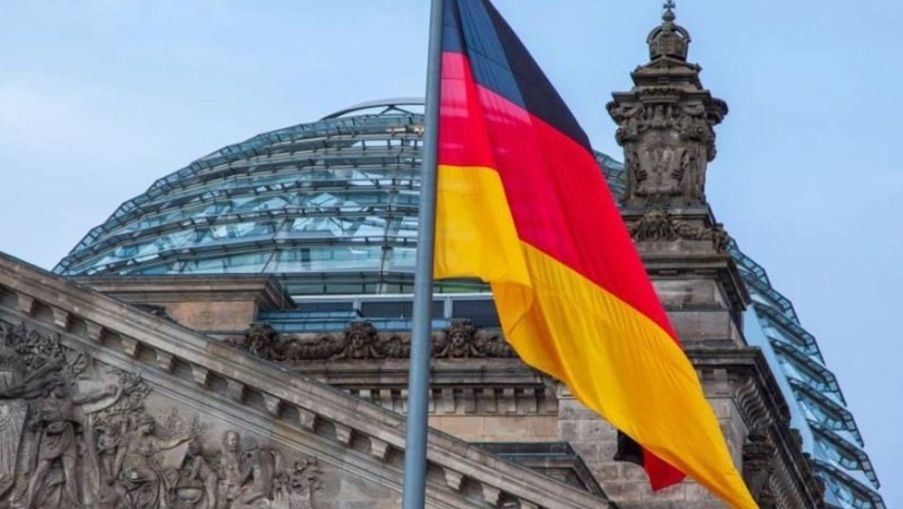 وزير الدفاع الألماني يدعو أوروبا للثقة في التعامل مع واشنطن