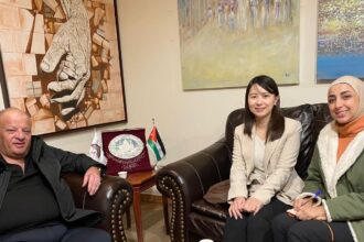 سماوي يلتقي الملحق الثقافي اليابانـي ويؤكد على مشاركة 50 دولة في دورة المهرجان لـ40