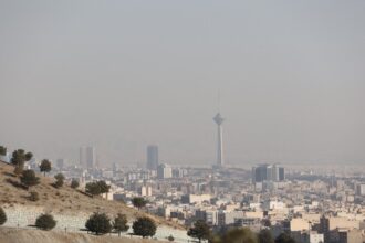 إلغاء عشرات الرحلات إلى إيران بسبب الاحتجاجات وانقطاع الإنترنت