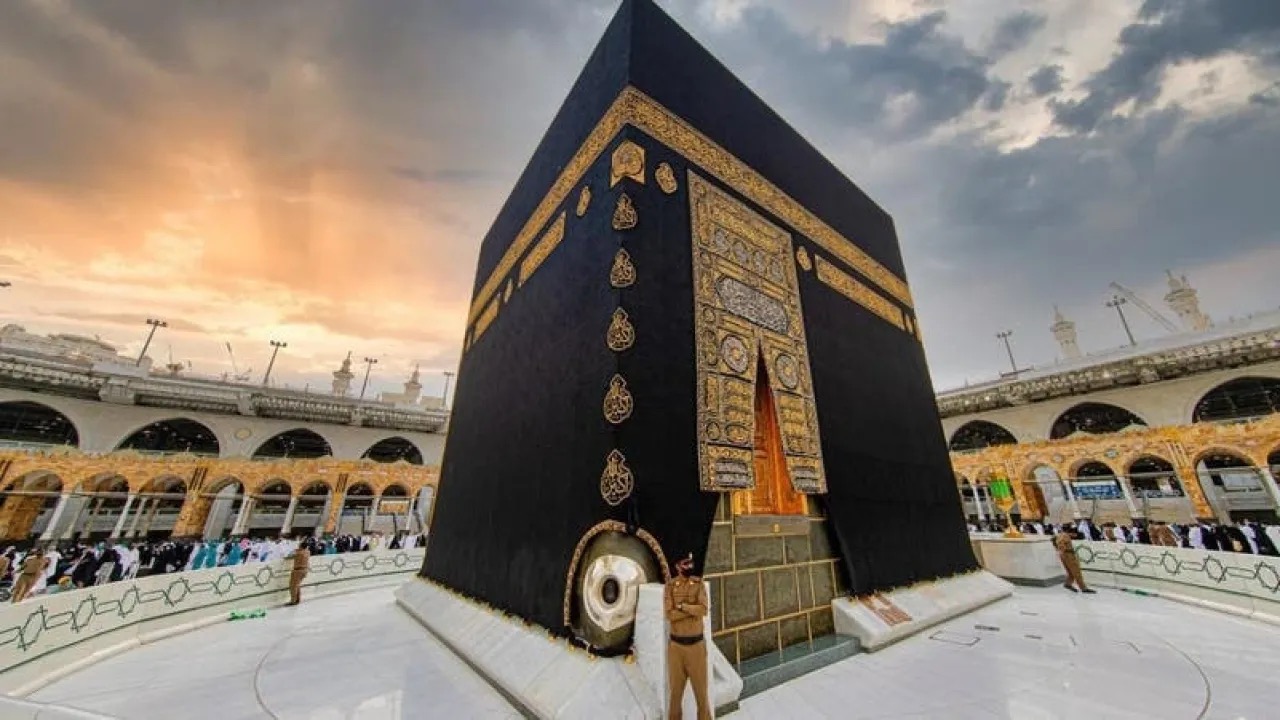 صورة حول : مصر تفكك شبكة شركات وهمية للنصب على المواطنين في رحلات الحج والعمرة مصر تفكك شبكة شركات وهمية للنصب على المواطنين في رحلات الحج والعمرة