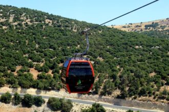 تعليق استقبال الزوار لتلفريك عجلون بسبب الظروف الجوية 