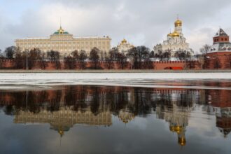 روسيا تطرد دبلوماسيًا بريطانيًا بتهمة التجسس