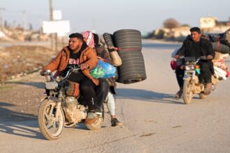 الجيش السوري يعلن فتح ممرين إنسانيين إلى الحسكة وعين العرب