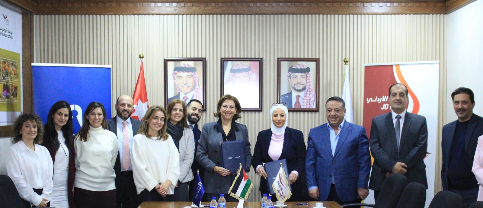 البريد الأردني وصندوق المرأة للتمويل الاصغر يوقعان اتفاقية تعاون مشترك.