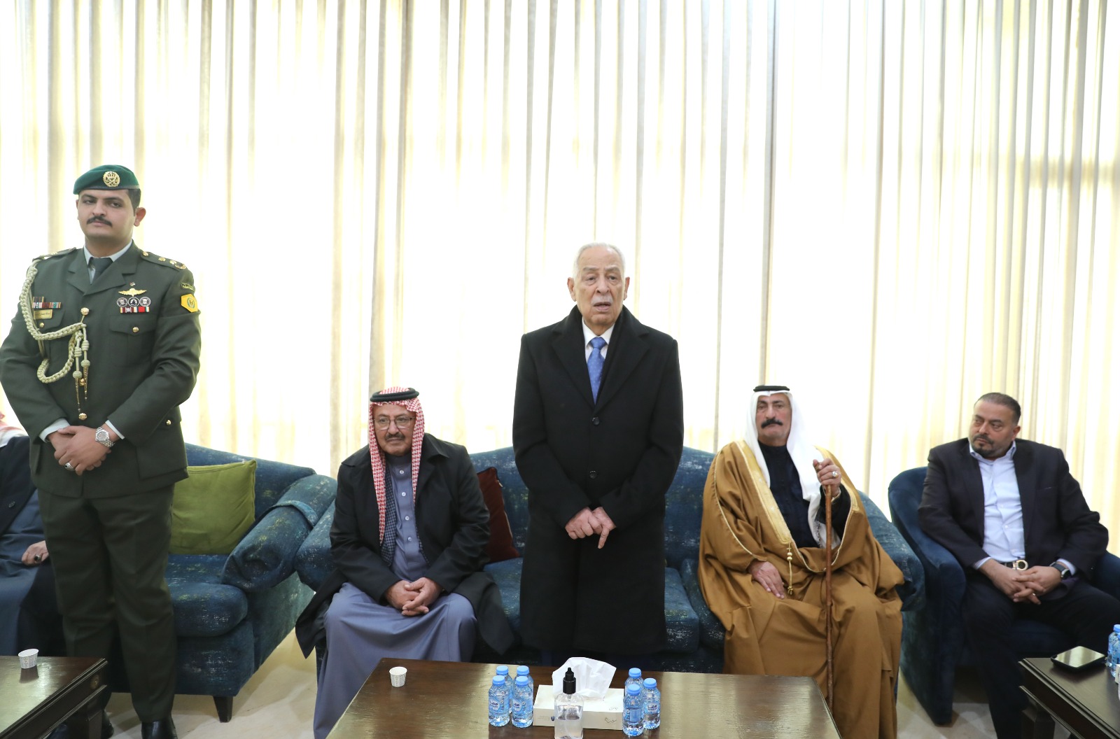 مندوبا عن الملك وولي العهد… العيسوي يعزي عشائر القطارنة وزوغانه وأبوحمور والطوال