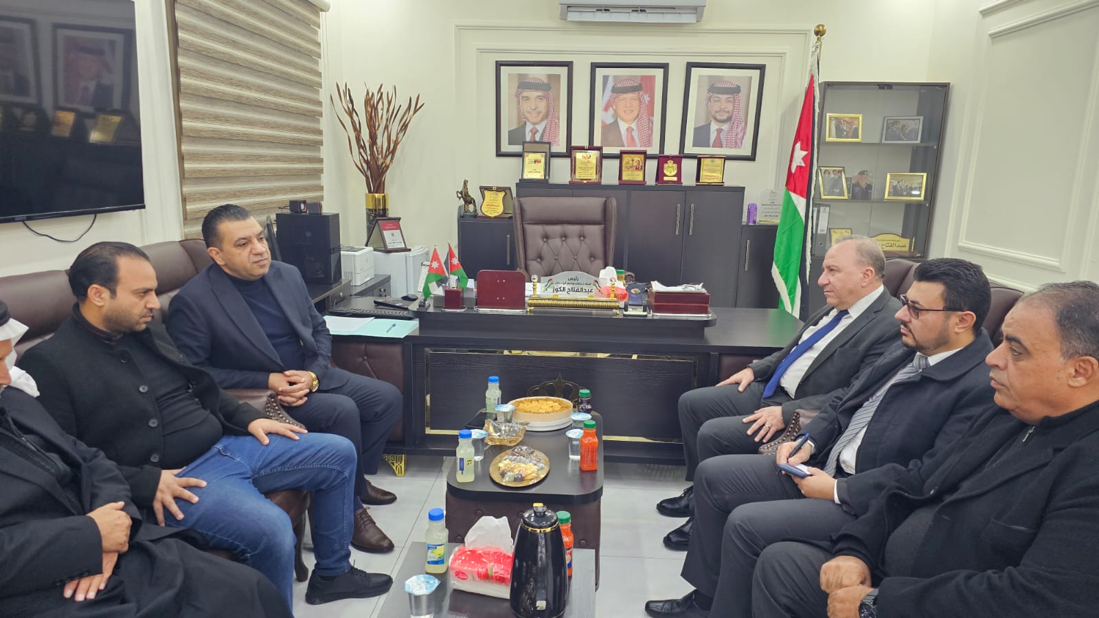 " فلسطين النيابية" تزور مخيم الوحدات للاطلاع على واقع الخدمات