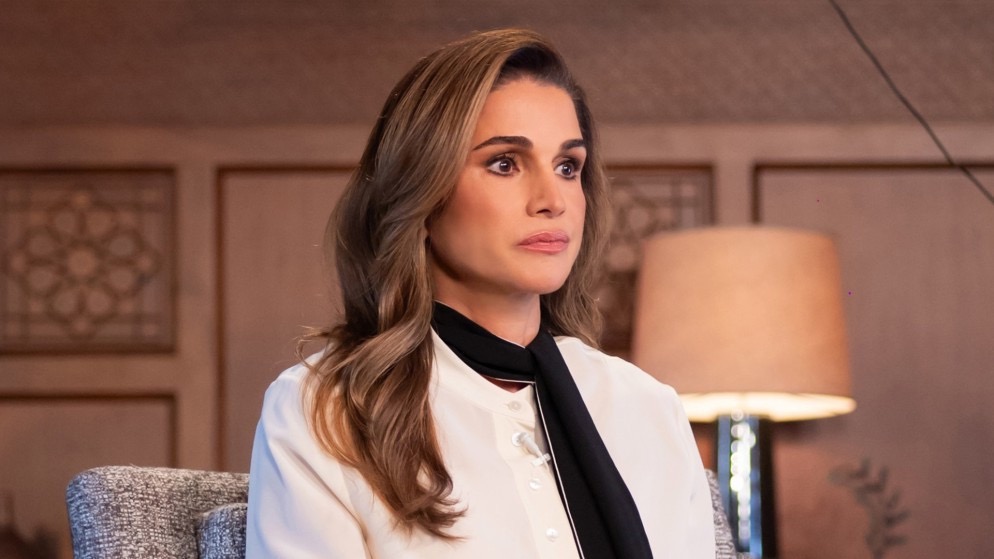 عاجل | الملكة رانيا والأميرة سلمى تستكشفان تجربة وادي رم السياحية