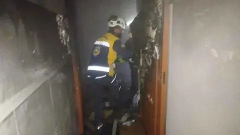 صورة حول : وفاة مدني وإصابة طفل بحريق منزل في الرقة وفاة مدني وإصابة طفل بحريق منزل في الرقة