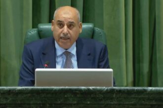 القاضي يحذر النواب: الالتزام بالحضور شرط لاستكمال مناقشة قانون الكاتب العدل