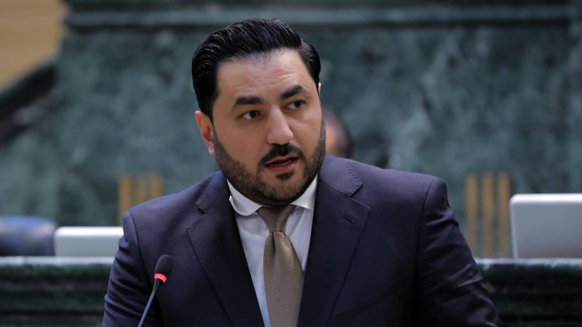 النائب ينال فريحات يطالب بفتح تحقيق حول ارتفاع فواتير الكهرباء