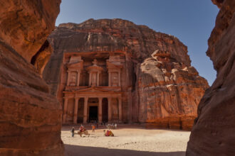 البترا على الشاشات اليابانية قريبا