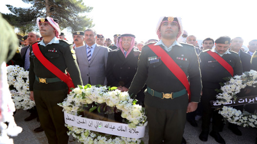 صورة حول : العيسوي يشارك في تشييع جثمان رئيس الوزراء الأسبق علي أبو الراغب العيسوي يشارك في تشييع جثمان رئيس الوزراء الأسبق علي أبو الراغب