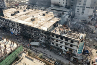 ارتفاع حصيلة ضحايا حريق مركز تجاري بباكستان