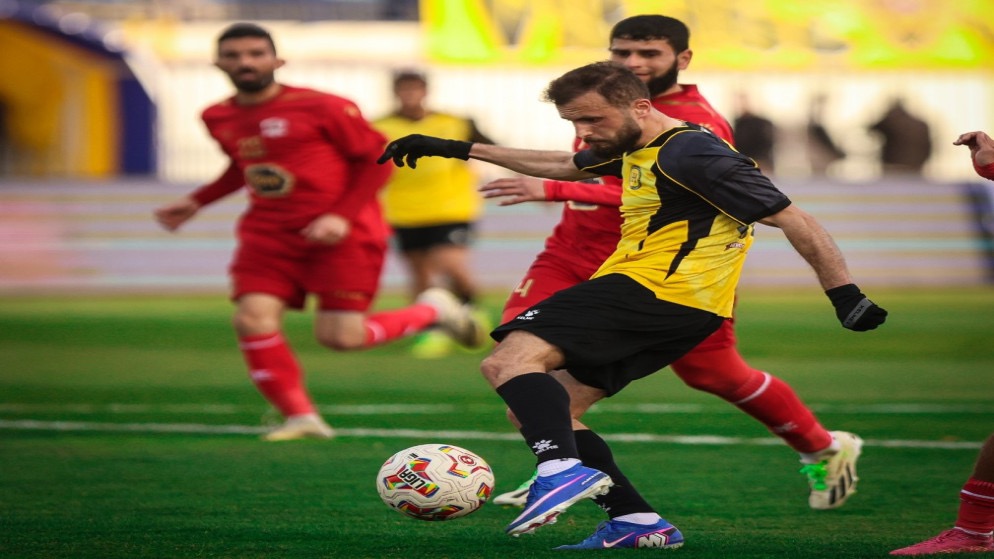 صورة حول : الحسين إربد يكتسح الجزيرة برباعية في دوري المحترفين الحسين إربد يكتسح الجزيرة برباعية في دوري المحترفين