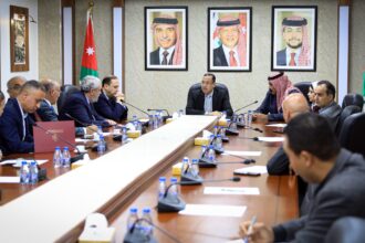 بالصور والفيديو.. الطراونة: زيارة نيابية مرتقبة لـ«الإذاعة والتلفزيون» لبحث ملفات التطوير والتقاعد وشراء الخدمات