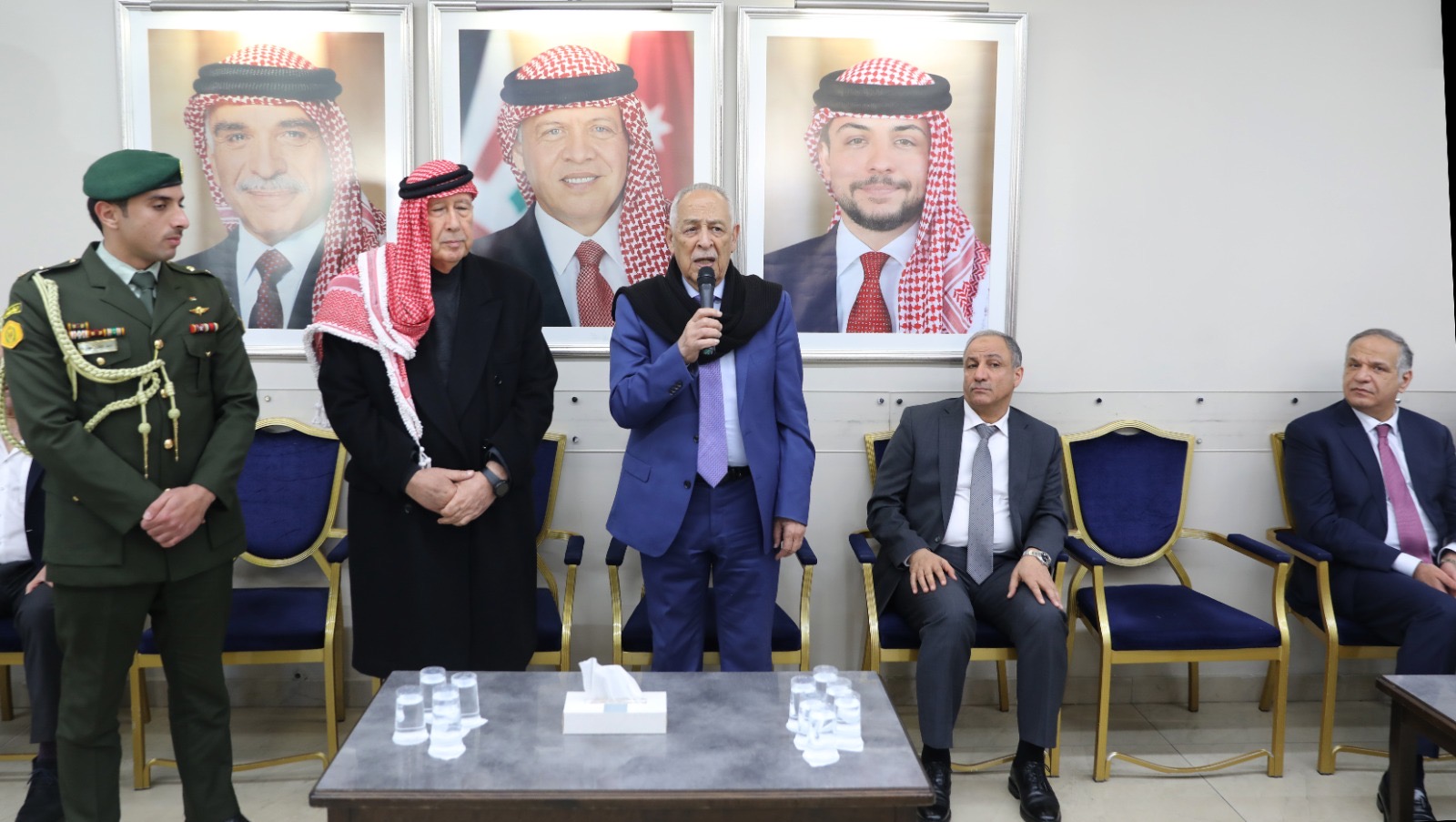 *مندوبا عن الملك وولي العهد. العيسوي يعزي عشيرتي النوايسة والطراونة*