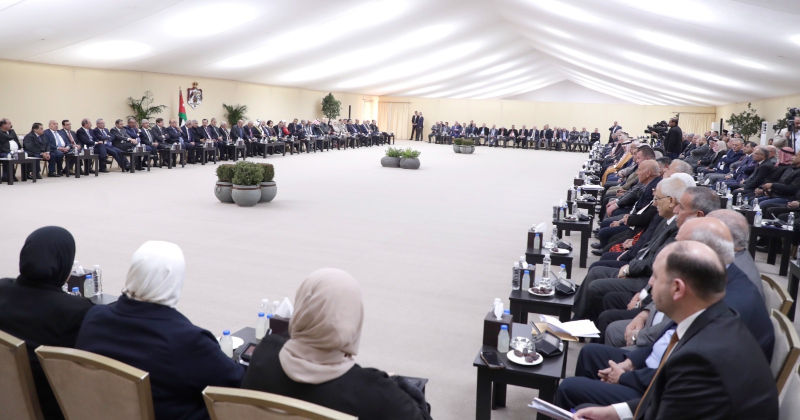 متابعة للزيارة الملكية لإربد. رئيس الديوان الملكي يلتقي 250 شخصية من أبناء وبنات المحافظة