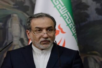 عراقجي يزور أنقرة وتركيا تعرض الوساطة مع تصاعد التهديدات الأميركية لإيران