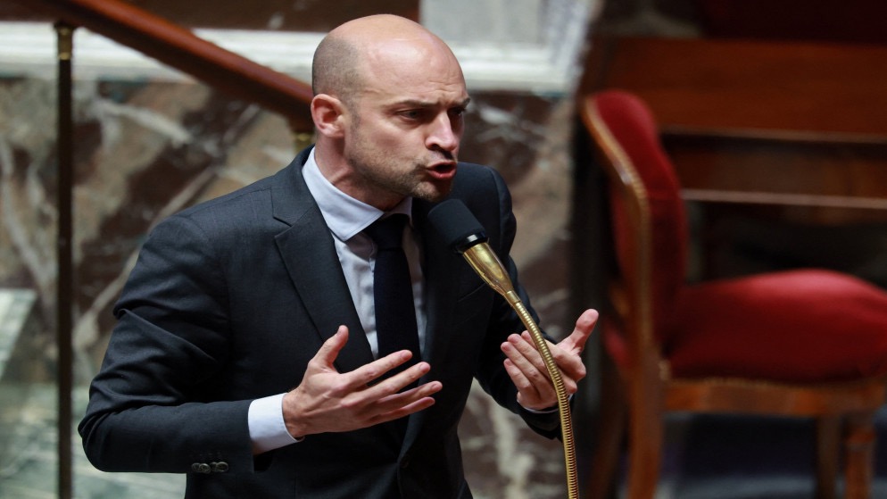 فرنسا تحذر من أي محاولة أميركية لضم غرينلاند