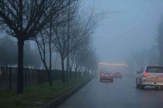 السير تحذّر السائقين من تشكّل الضباب