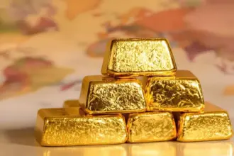 انخفاض الذهب مع مكاسب قياسية شهرية مستمرة