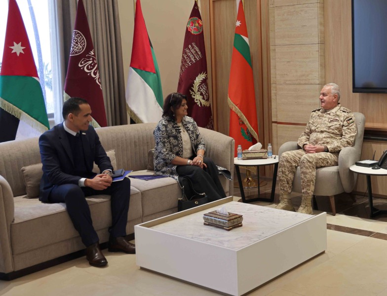 صورة حول : الحنيطي يستقبل رئيسة بعثة الهجرة الدولية لتعزيز التعاون المشترك الحنيطي يستقبل رئيسة بعثة الهجرة الدولية لتعزيز التعاون المشترك