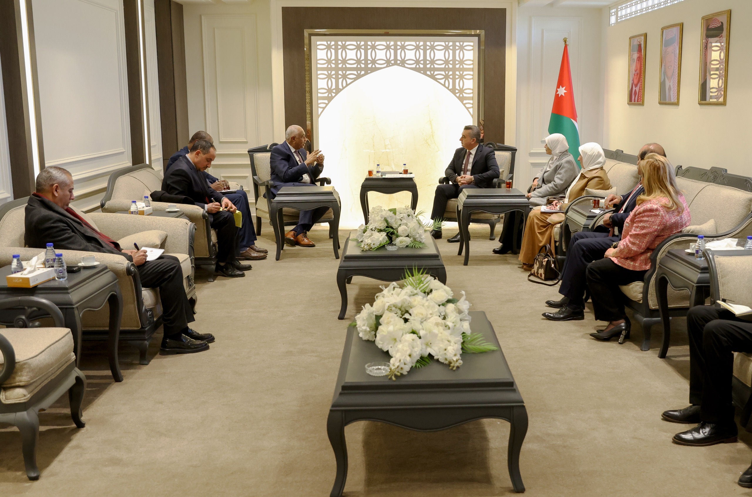 صورة حول : "الخارجية النيابية" تبحث مع السفير السوداني سبل تعزيز العلاقات الثنائية "الخارجية النيابية" تبحث مع السفير السوداني سبل تعزيز العلاقات الثنائية