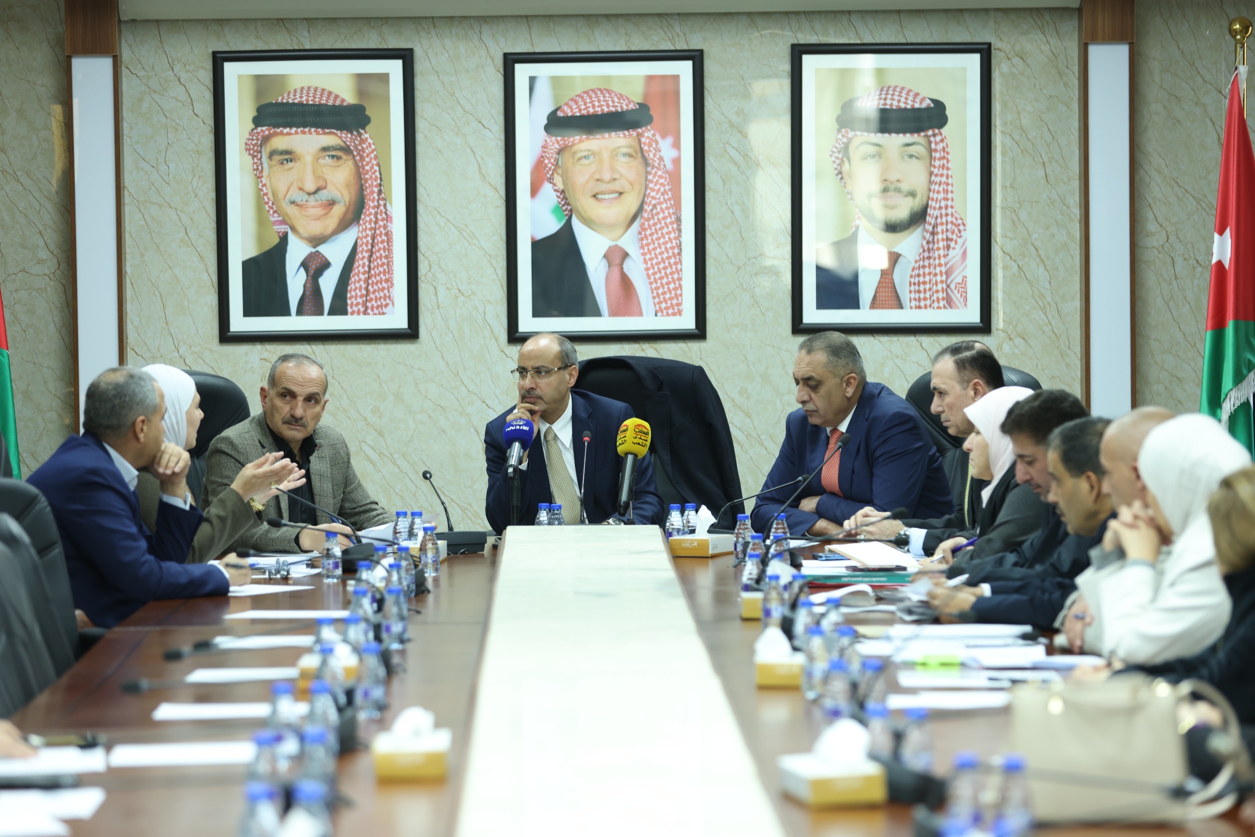 صورة حول : " المالية النيابية" تناقش استيضاح ديوان المحاسبة المتعلق بمشروع الساحات المدرسية " المالية النيابية" تناقش استيضاح ديوان المحاسبة المتعلق بمشروع الساحات المدرسية