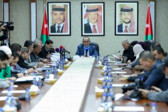 "البادية النيابية" تناقش سبل تعزيز قطاعي الطاقة والثروة المعدنية في المناطق النائية