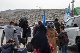 أكثر من نصف مليون نازح سوري يعودون من لبنان في 2025