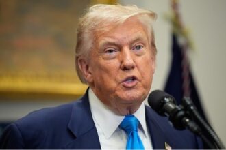 ترامب يعلن تحرك أسطول أمريكي ضخم نحو إيران وتحذيرات بهجوم محتمل