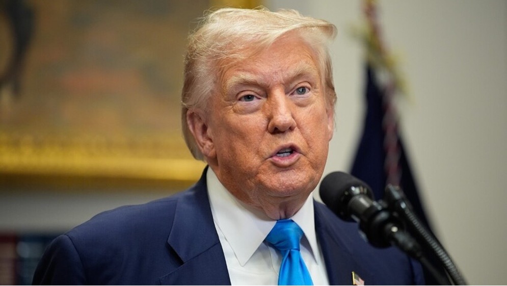 صورة حول : ترامب يعلن تحرك أسطول أمريكي ضخم نحو إيران وتحذيرات بهجوم محتمل ترامب يعلن تحرك أسطول أمريكي ضخم نحو إيران وتحذيرات بهجوم محتمل