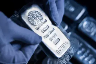 تصحيح حاد يضرب الفضة بعد قفزات تاريخية… خسائر تتجاوز 30%