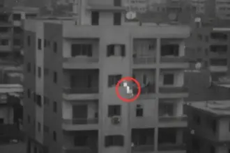 فتاة تقفز من الطابق الثالث بعد شراء ملابس بـ30 ألف جنيه