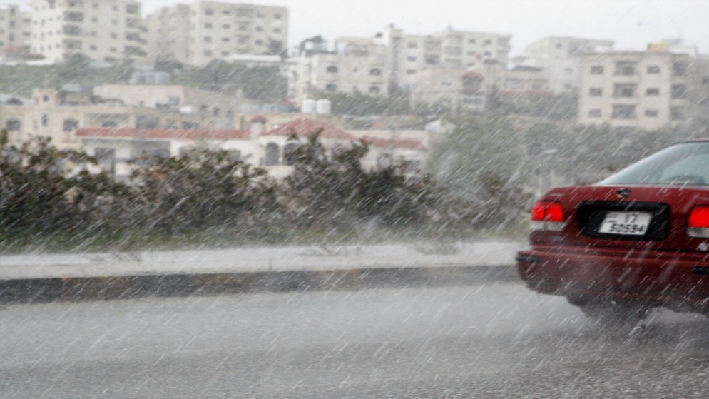 عاجل | الأرصاد تحذر: أمطار غزيرة وسيول وارتفاع الرياح في الأردن