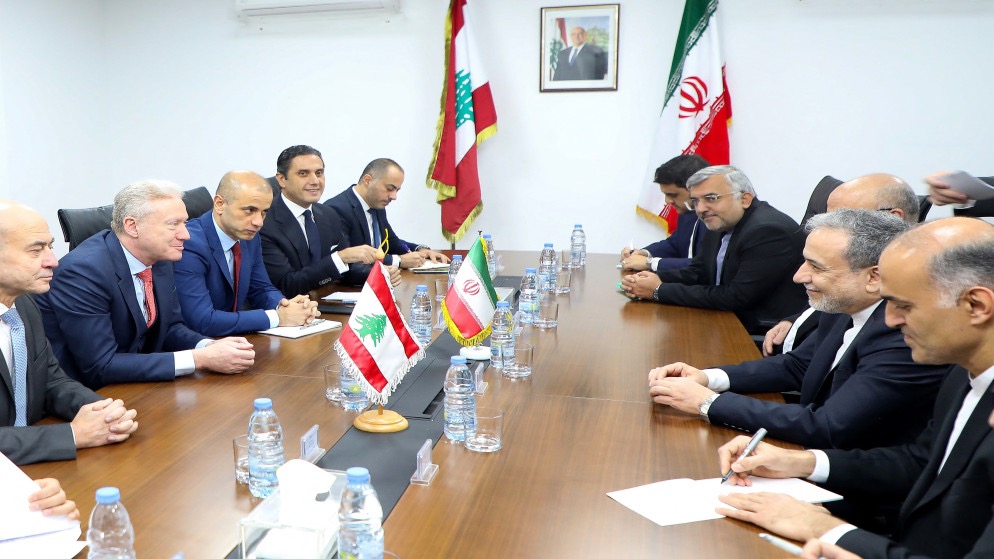 لبنان يطالب إيران بإيجاد "مقاربة جديدة" حول سلاح حزب الله