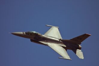 تايوان تجمّد أسطول مقاتلاتها من طراز "إف 16" بعد فقدان طيار