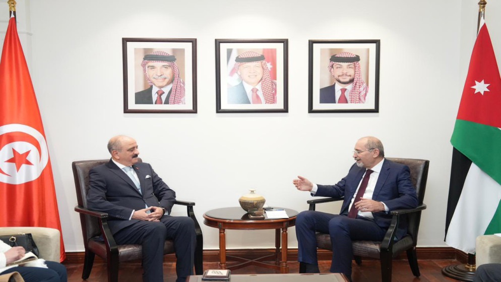 الصفدي يجري مباحثات موسّعة مع وزير الخارجية التونسي