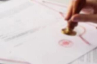 تزوير منظم يسقط 450 اسماً في الكويت