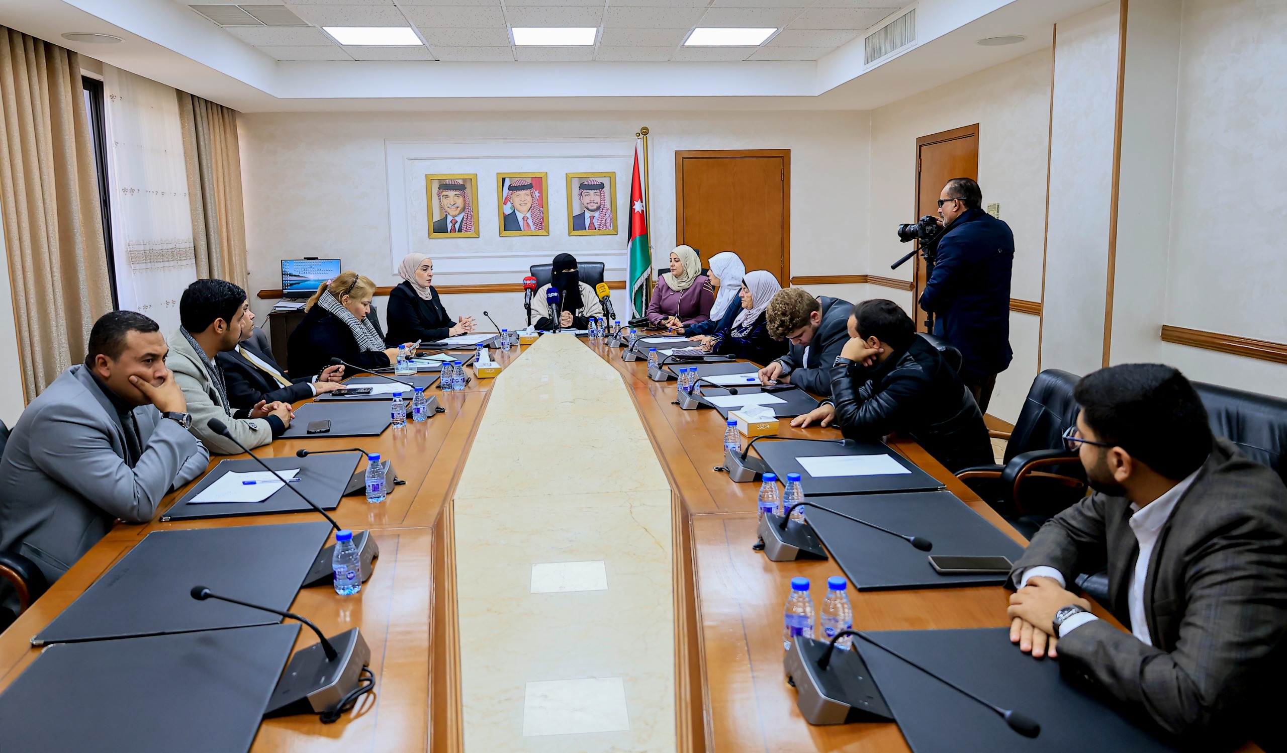 صورة حول : "الأسرة النيابية" تضع خطتها المقبلة وتنتخب نائبًا للرئيس ومقررًا للجنة "الأسرة النيابية" تضع خطتها المقبلة وتنتخب نائبًا للرئيس ومقررًا للجنة