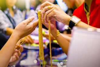 عاجل | الذهب ينخفض 20 قرشًا في السوق المحلي بالاردن