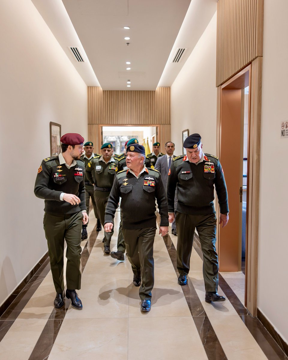 الملك يزور القيادة العامة ويطلع على الجاهزية