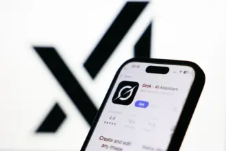 ماليزيا تعيد فتح روبوت الدردشة "غروك" بعد تعديلات الأمان