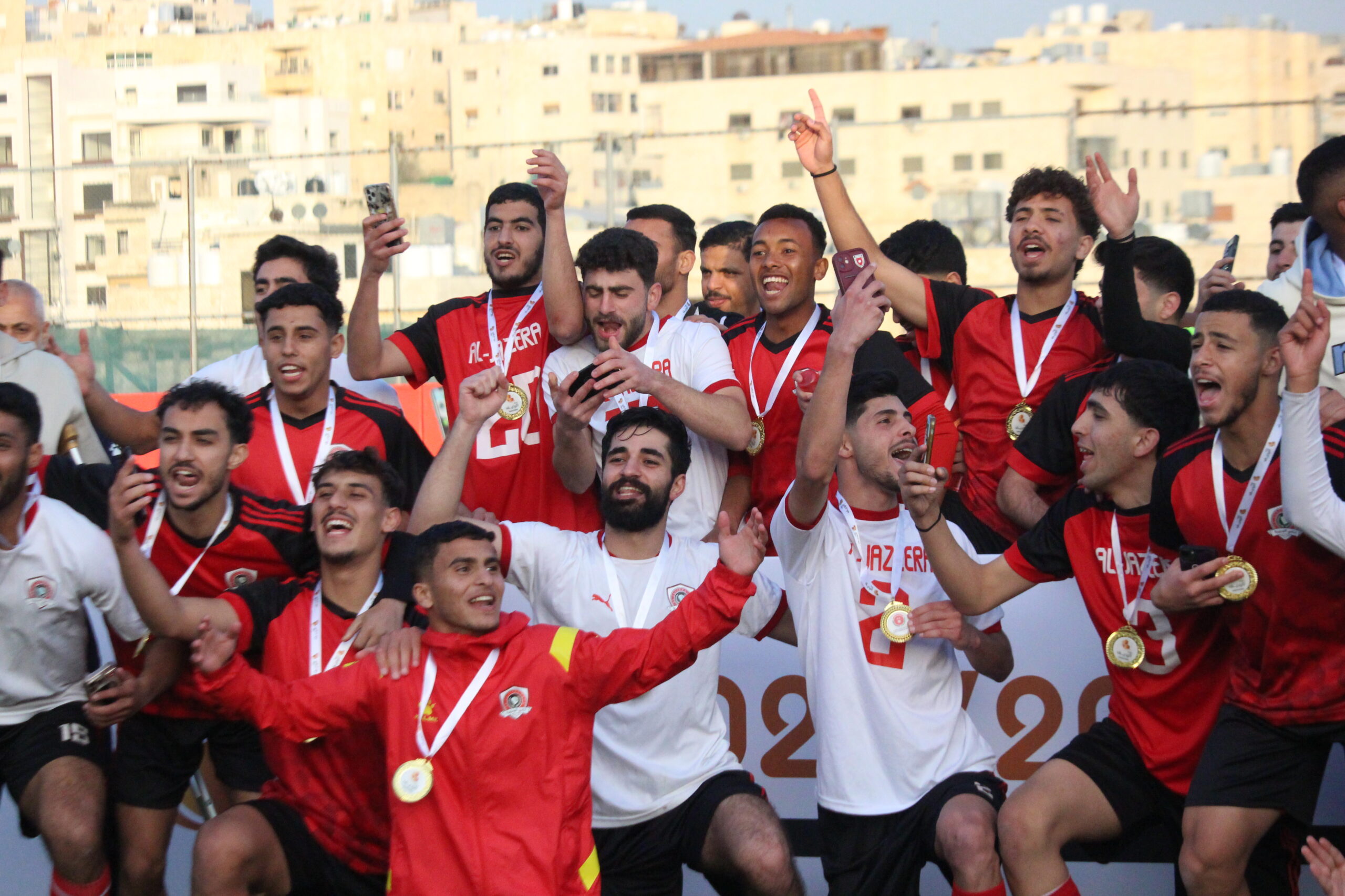 الجزيرة يتوج بلقب الدوري الرديف للمحترفين "صور وفيديو"