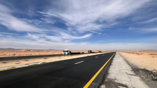 الأشغال تنجز صيانة الطريق الصحراوي من الحميمة إلى القويرة قبل الموعد بشهرين