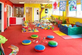 نجاة 12 طفلاً رضيعاً من حريق مركز حضانات في الفيوم بمصر