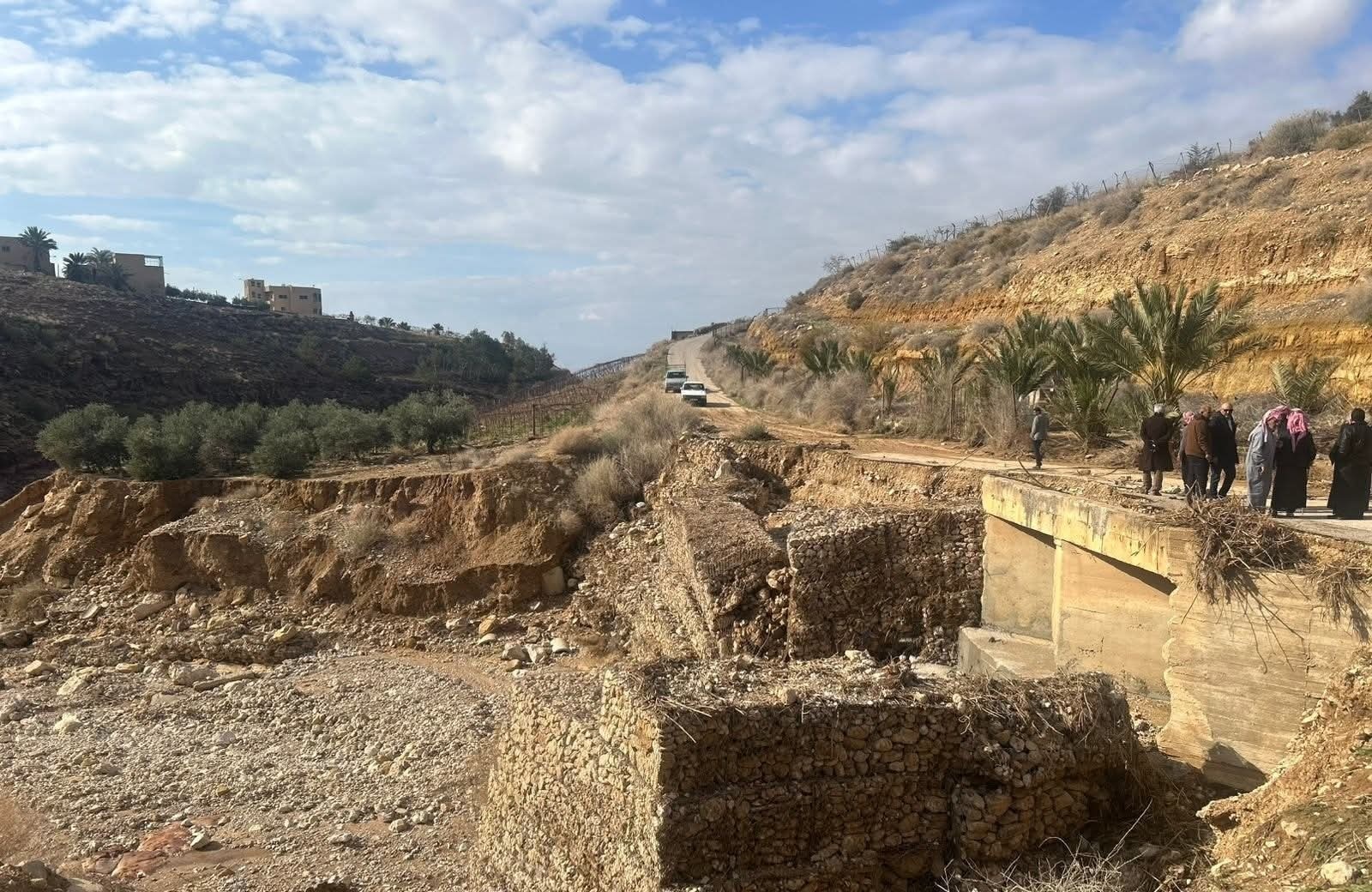 صورة حول : مادبا تواجه الأمطار الغزيرة: جاهزية البلديات تحدد الفرق بين السيطرة والفوضى مادبا تواجه الأمطار الغزيرة: جاهزية البلديات تحدد الفرق بين السيطرة والفوضى